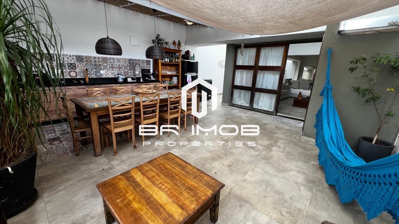 Casa, 3 quartos, 280 m² - Foto 1