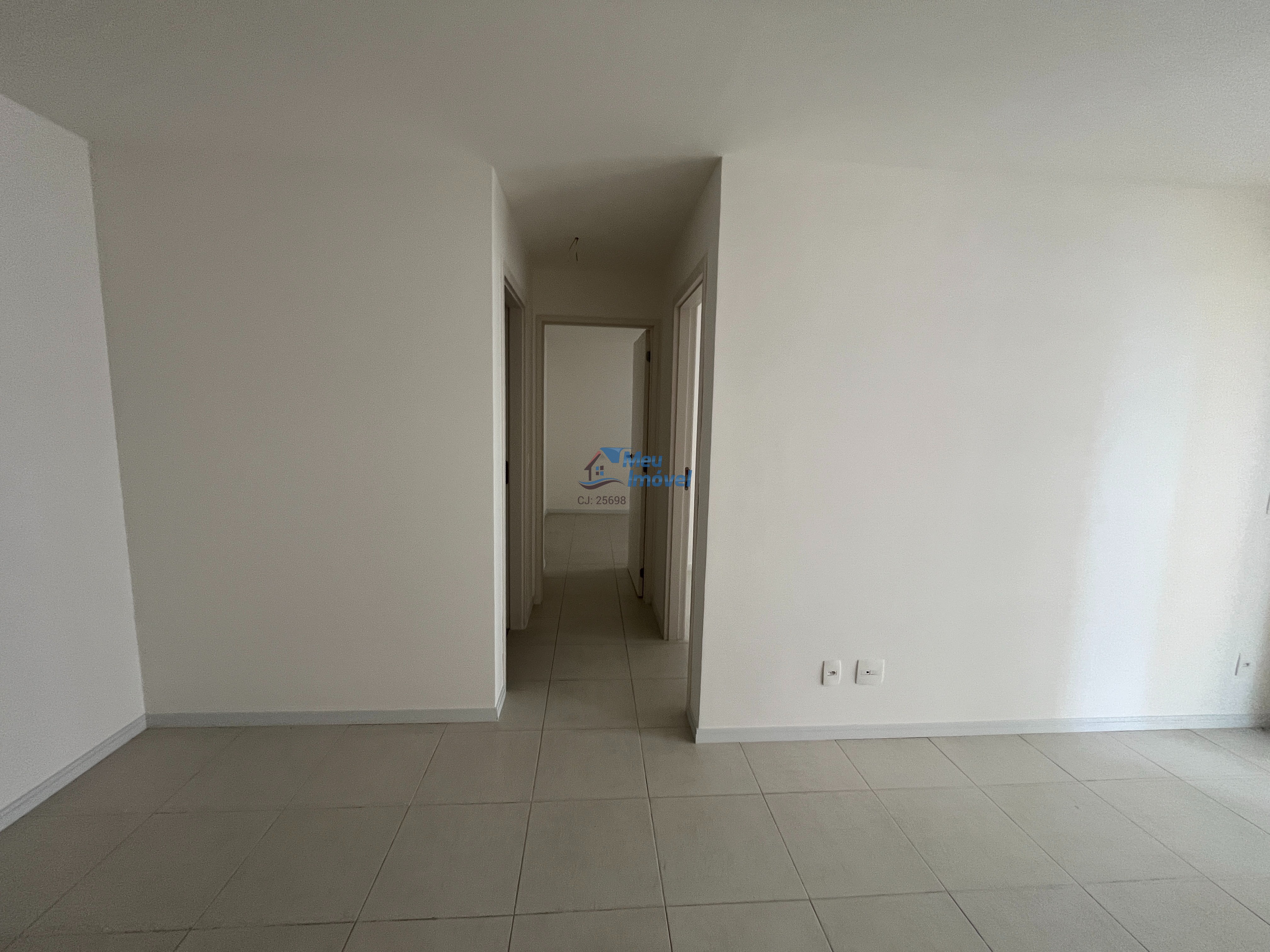 Apartamento à venda com 2 quartos, 61m² - Foto 4