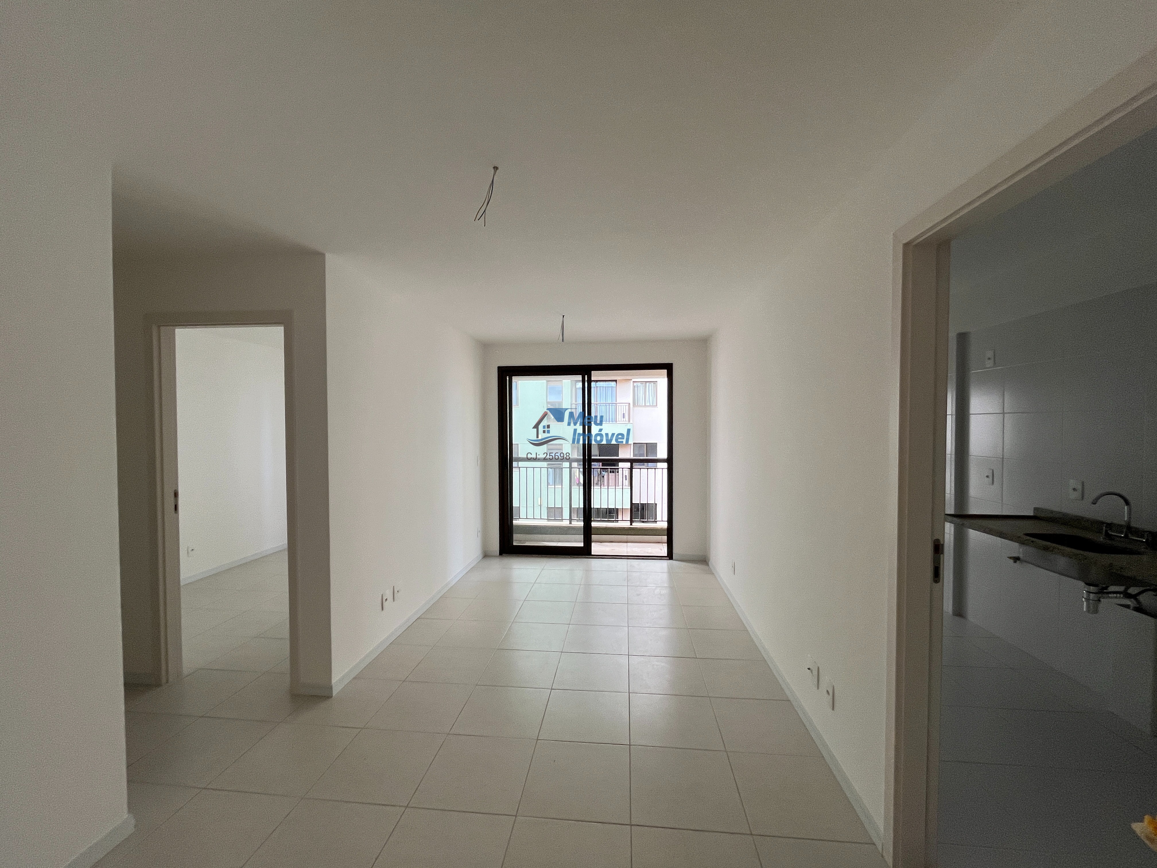 Apartamento à venda com 2 quartos, 61m² - Foto 3