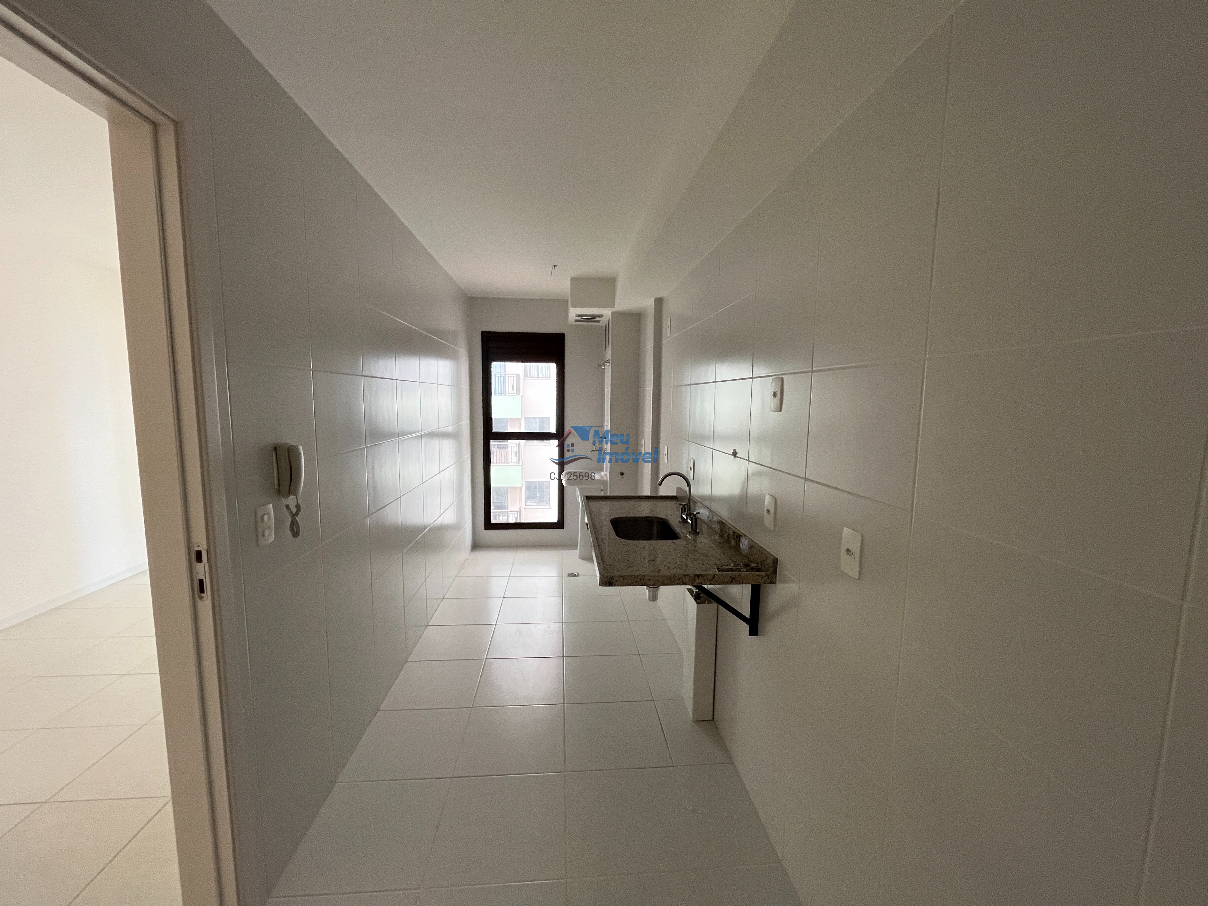 Apartamento à venda com 2 quartos, 61m² - Foto 2