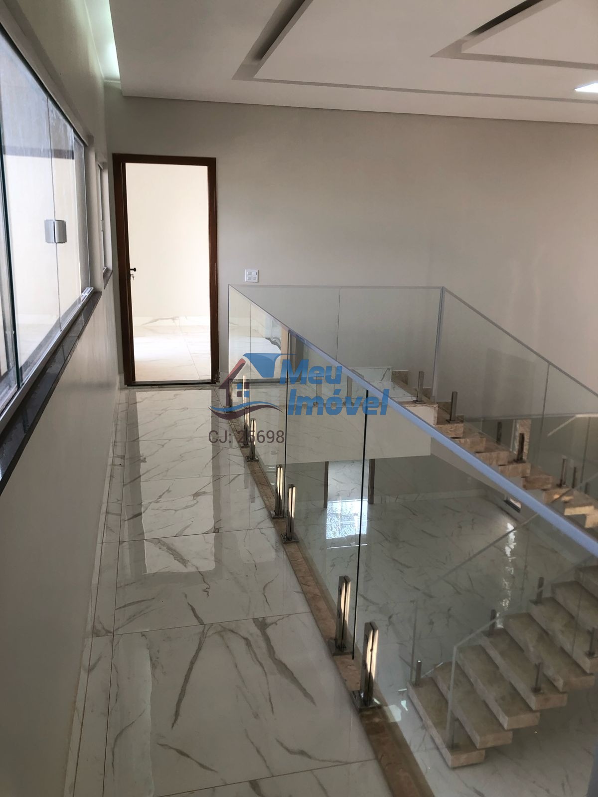 Casa à venda com 4 quartos, 350m² - Foto 3