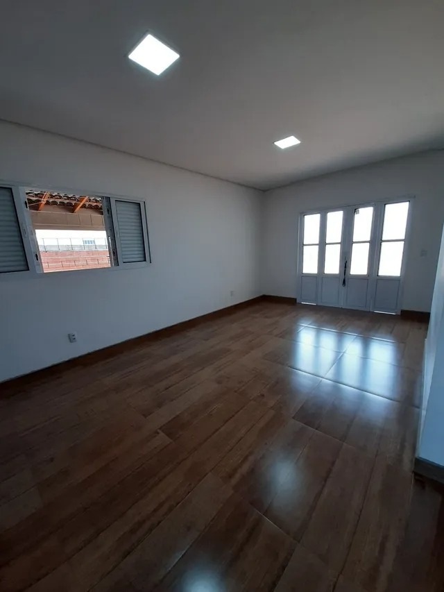 Casa à venda com 3 quartos, 170m² - Foto 4