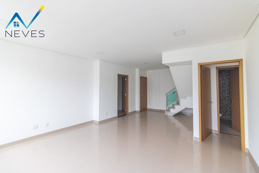 Cobertura à venda com 2 quartos, 212m² - Foto 2