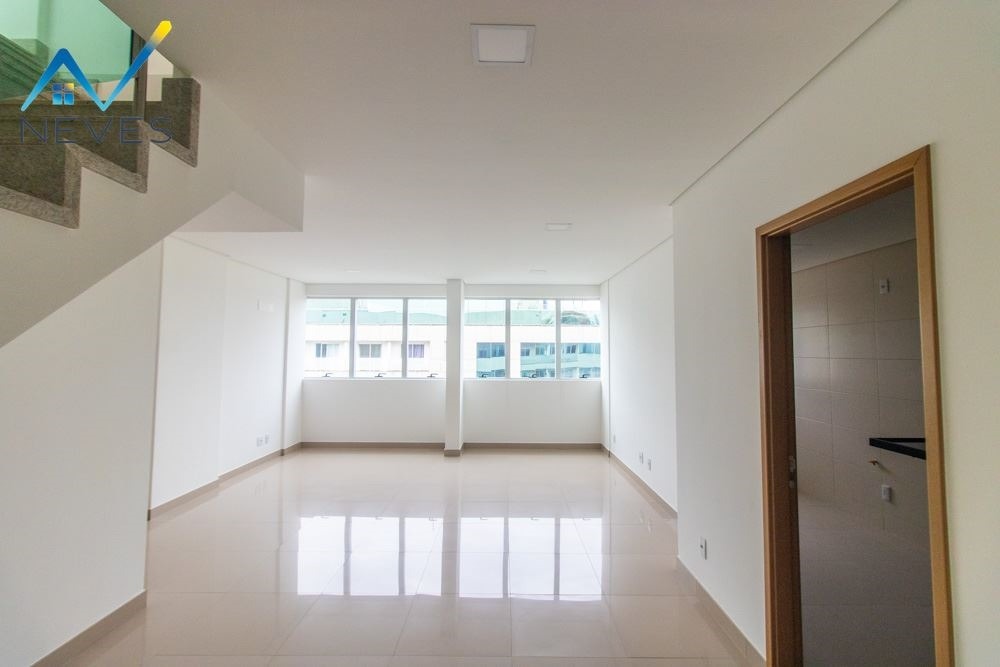 Cobertura à venda com 2 quartos, 212m² - Foto 4