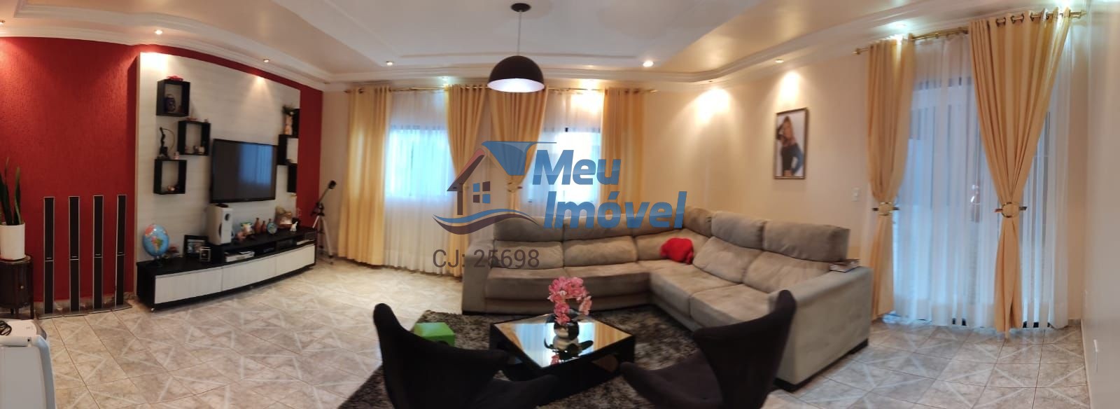 Casa à venda com 4 quartos, 350m² - Foto 1