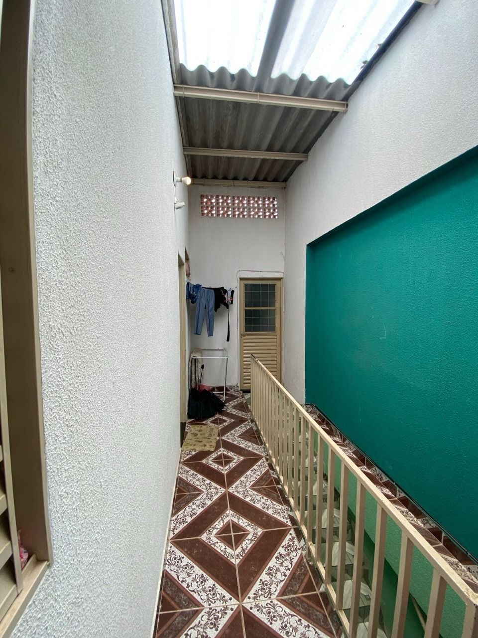 Casa à venda com 8 quartos, 200m² - Foto 11