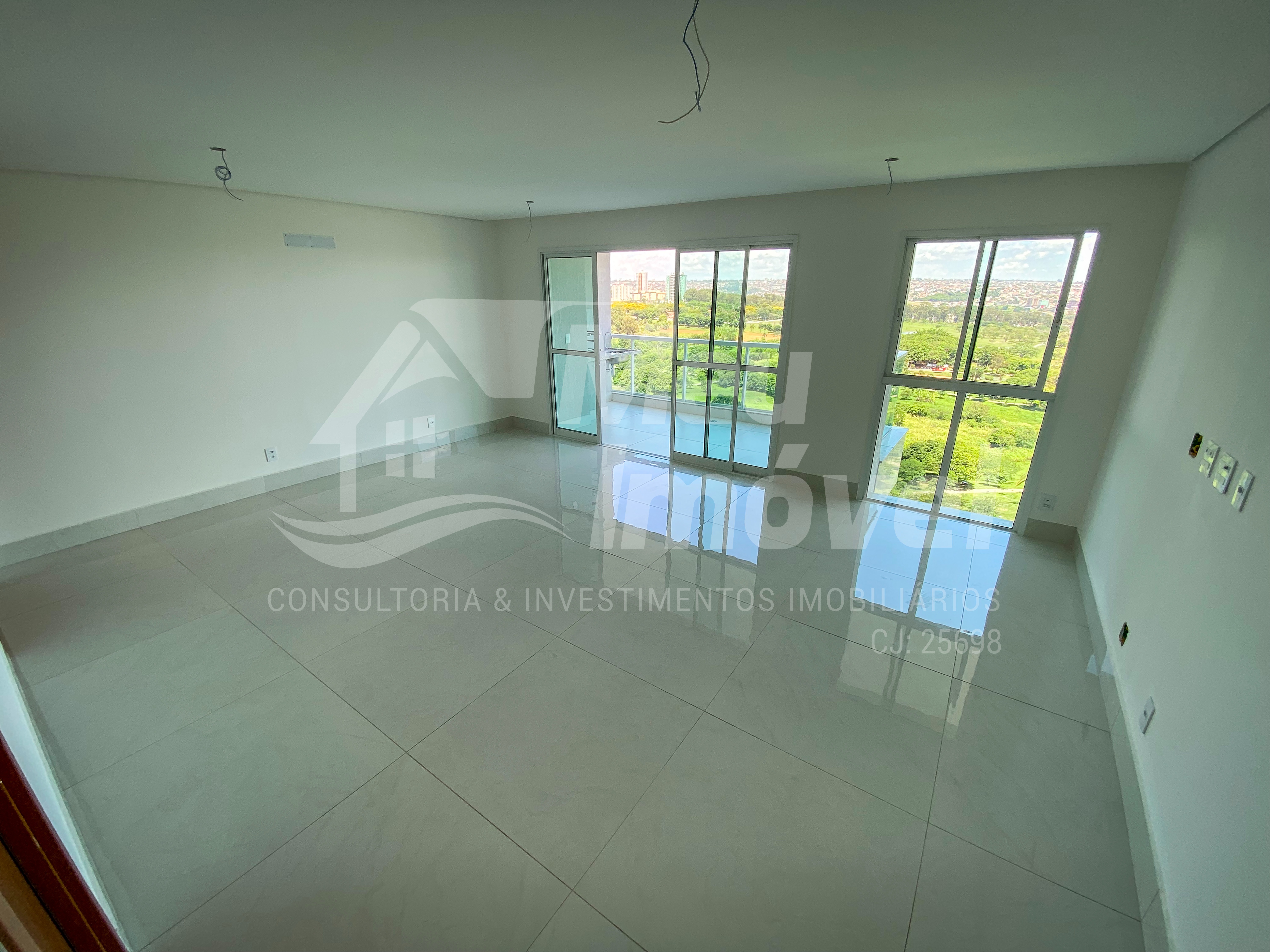 Apartamento à venda com 4 quartos, 162m² - Foto 2