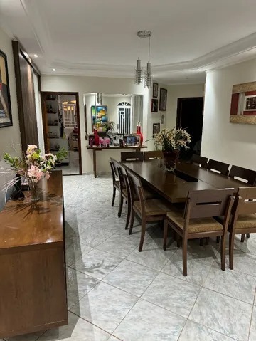 Casa à venda com 4 quartos, 800m² - Foto 3