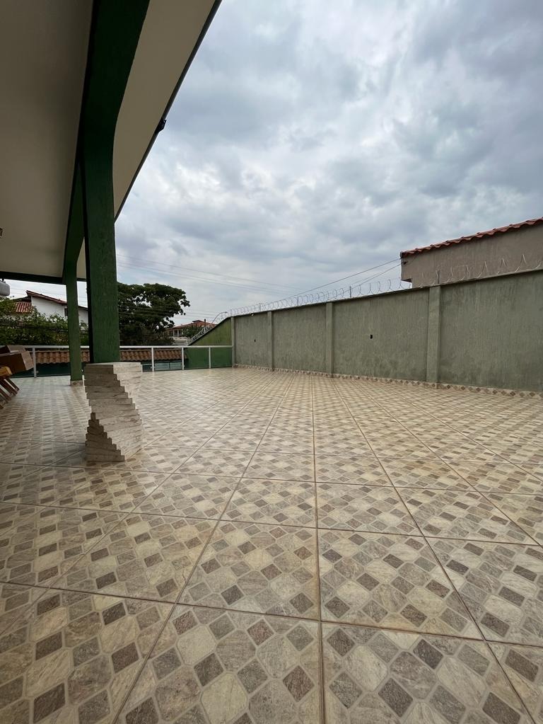 Casa à venda com 6 quartos, 1180m² - Foto 27