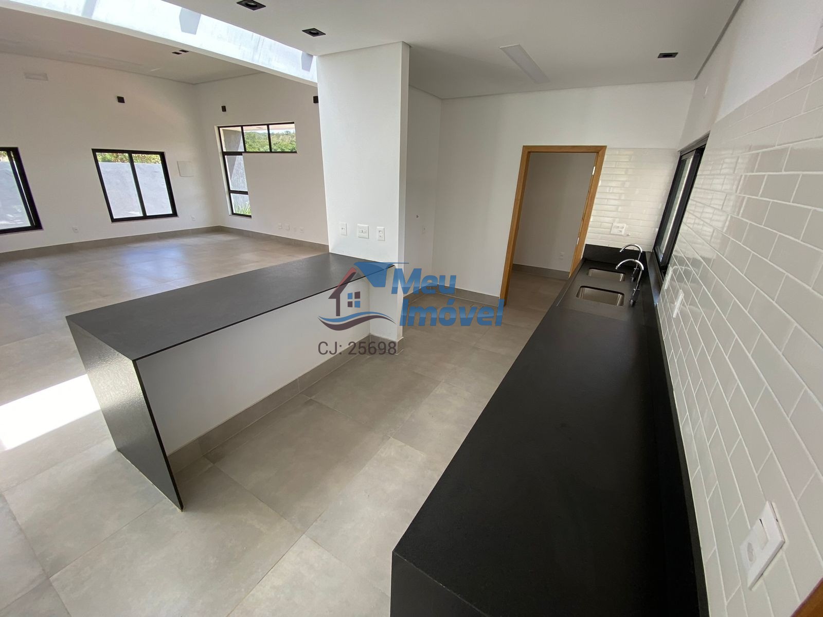 Casa à venda com 4 quartos, 260m² - Foto 10