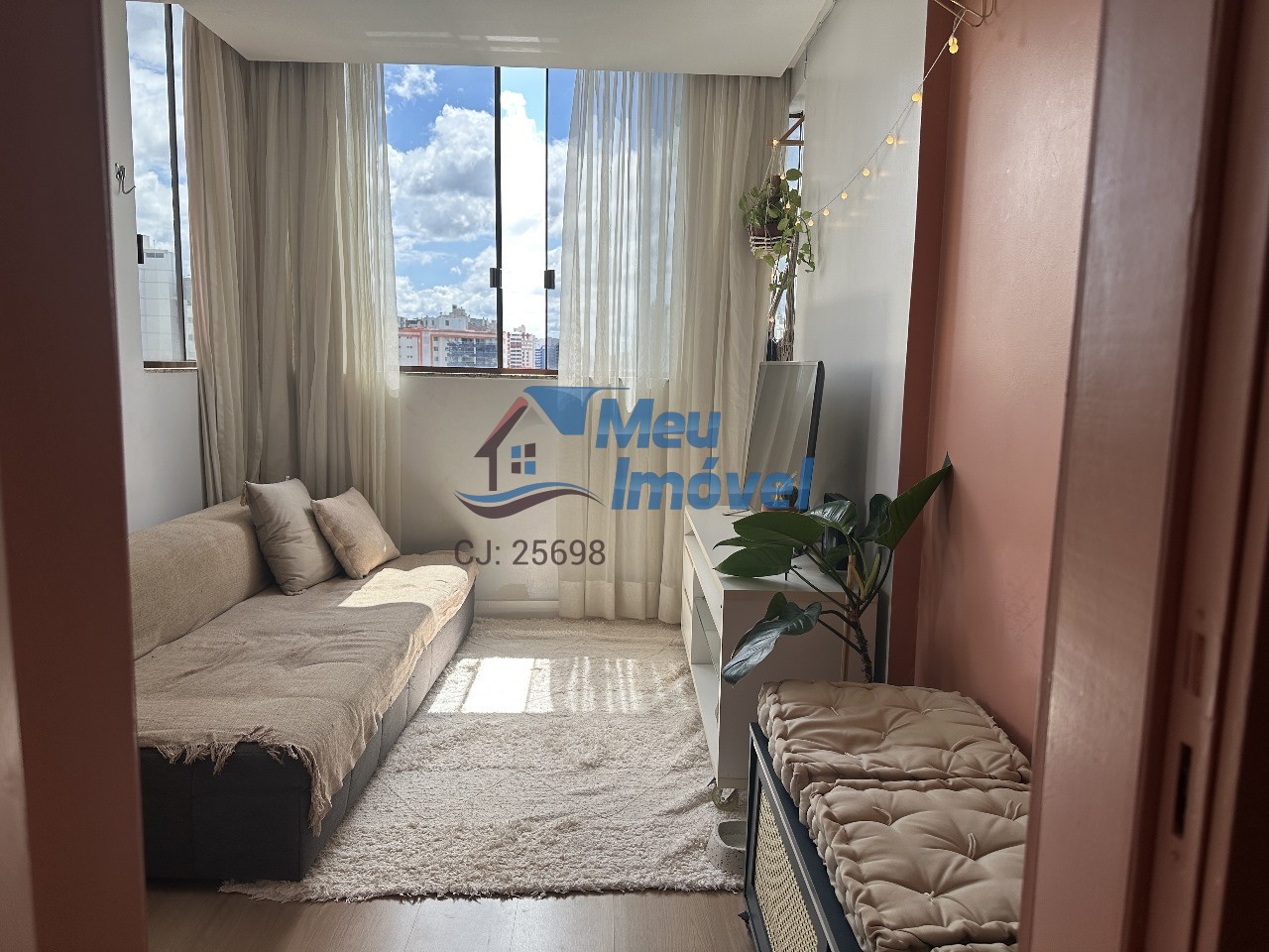 Apartamento à venda com 1 quarto, 60m² - Foto 2