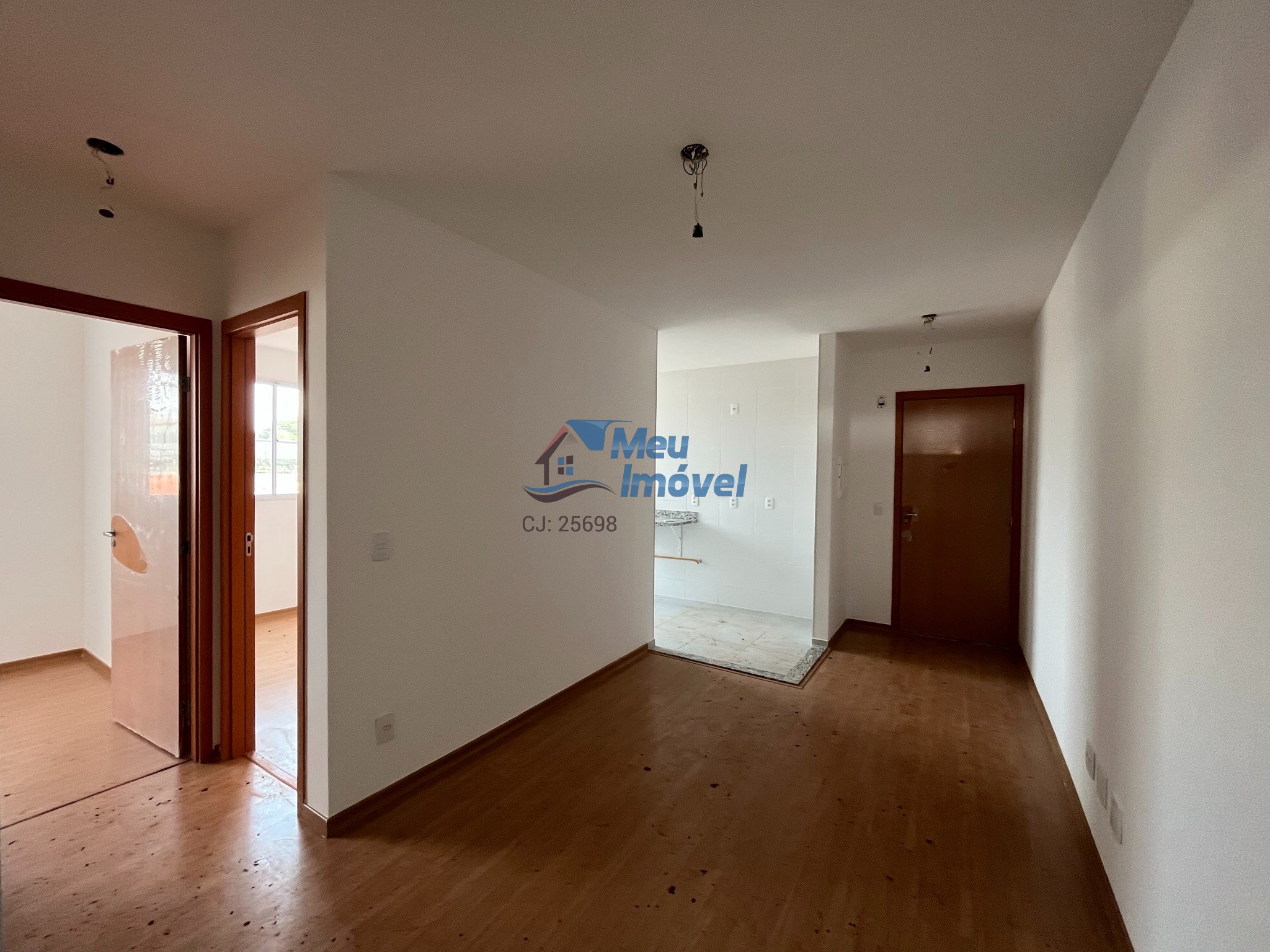 Apartamento à venda com 2 quartos, 42m² - Foto 2