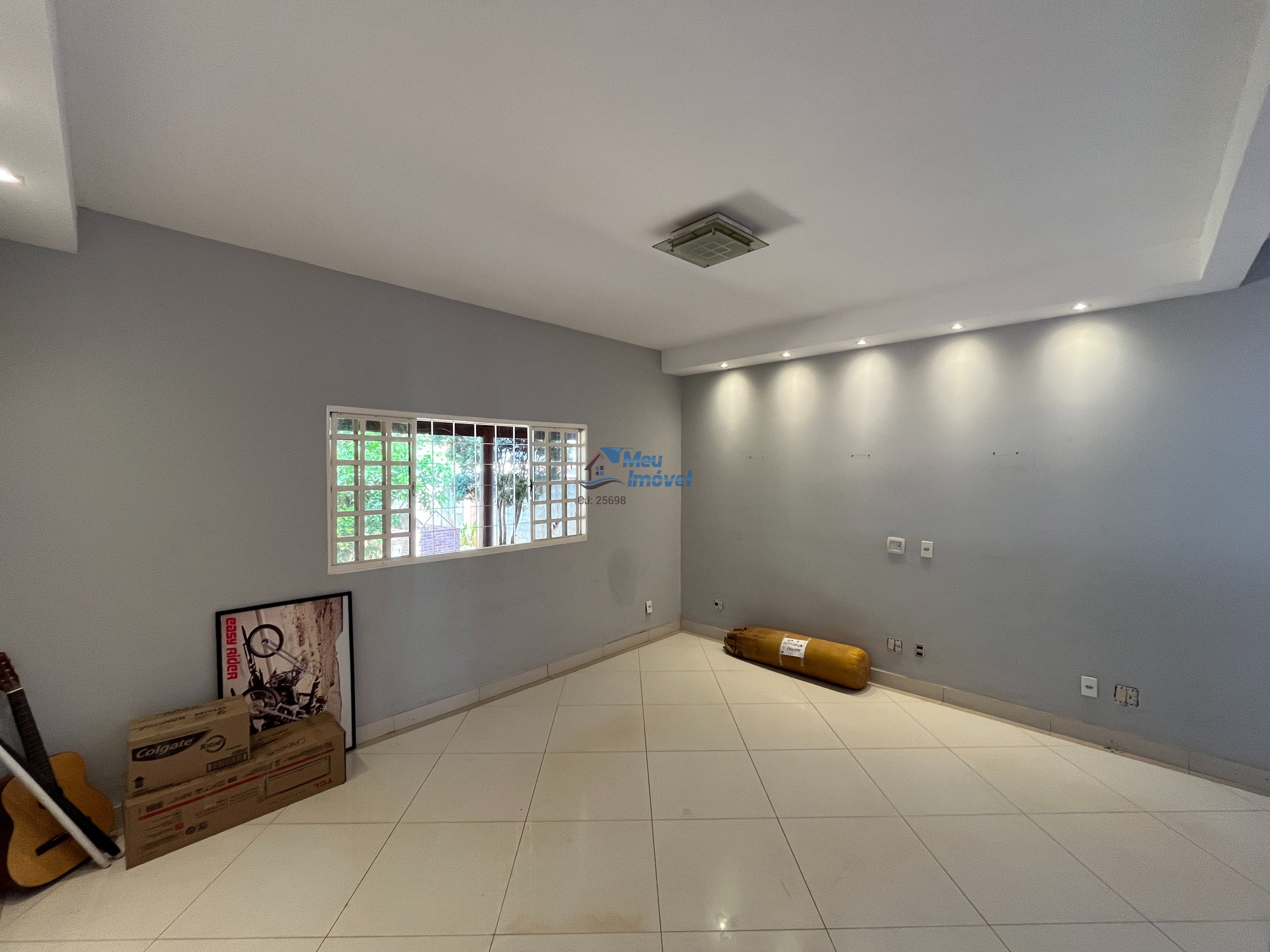 Casa à venda com 3 quartos, 230m² - Foto 4