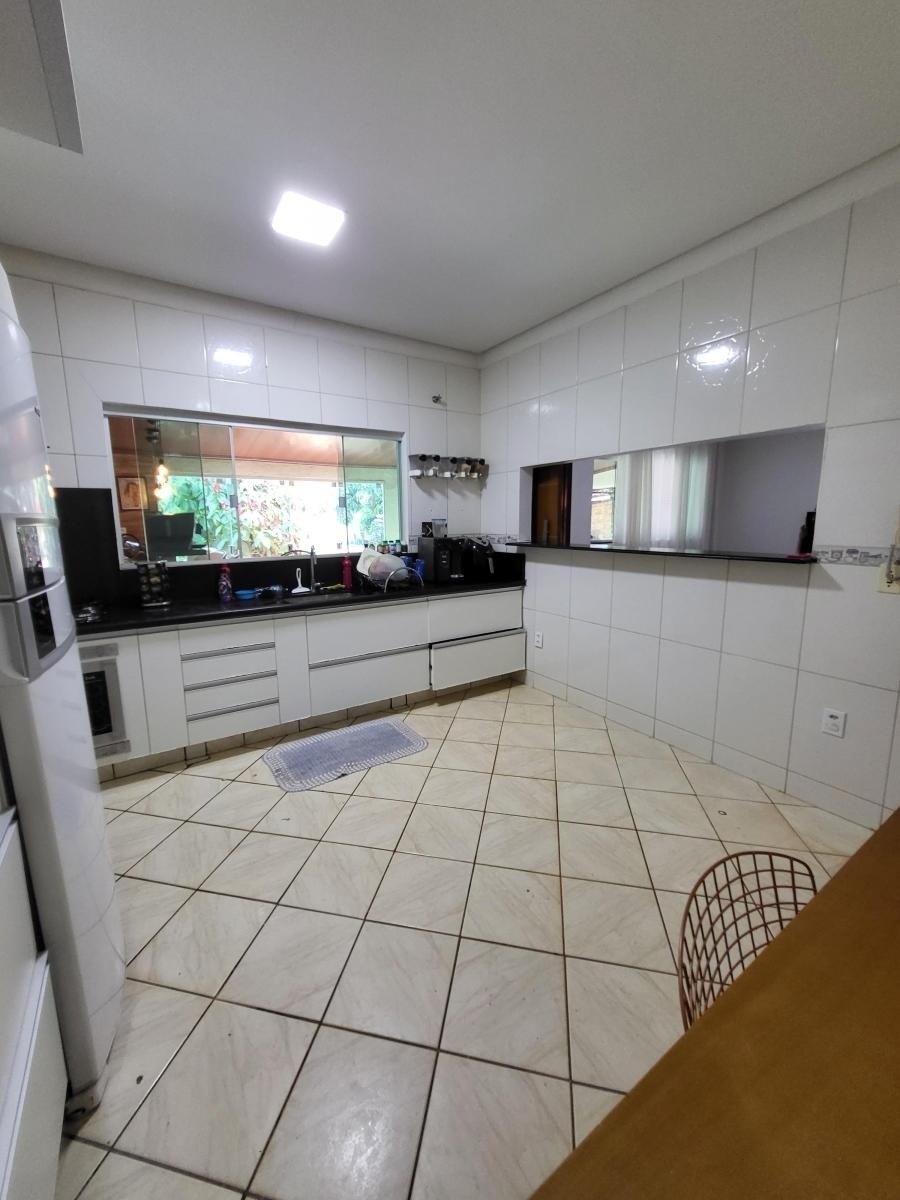 Casa à venda com 3 quartos, 350m² - Foto 11