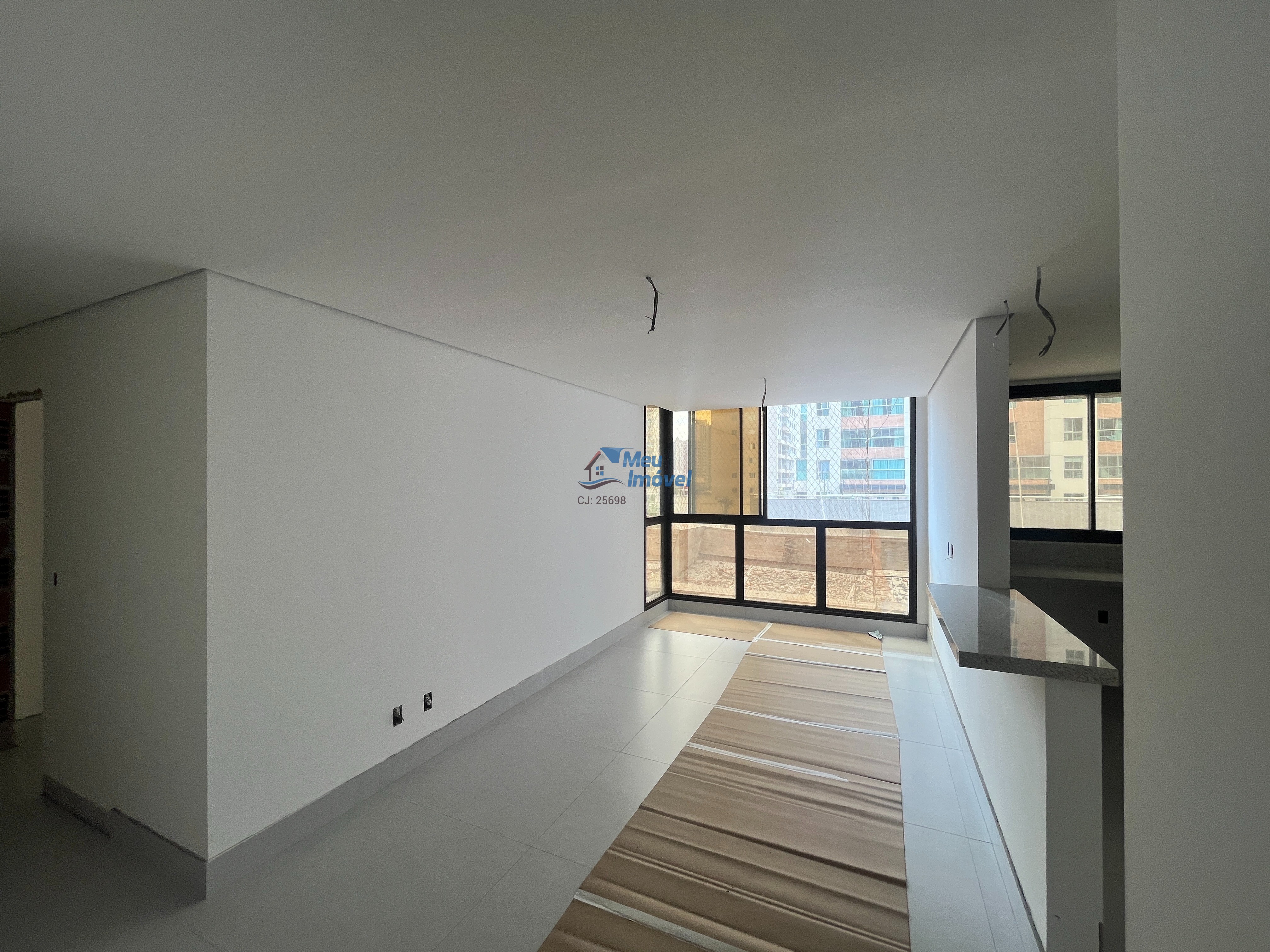 Apartamento à venda com 3 quartos, 94m² - Foto 1