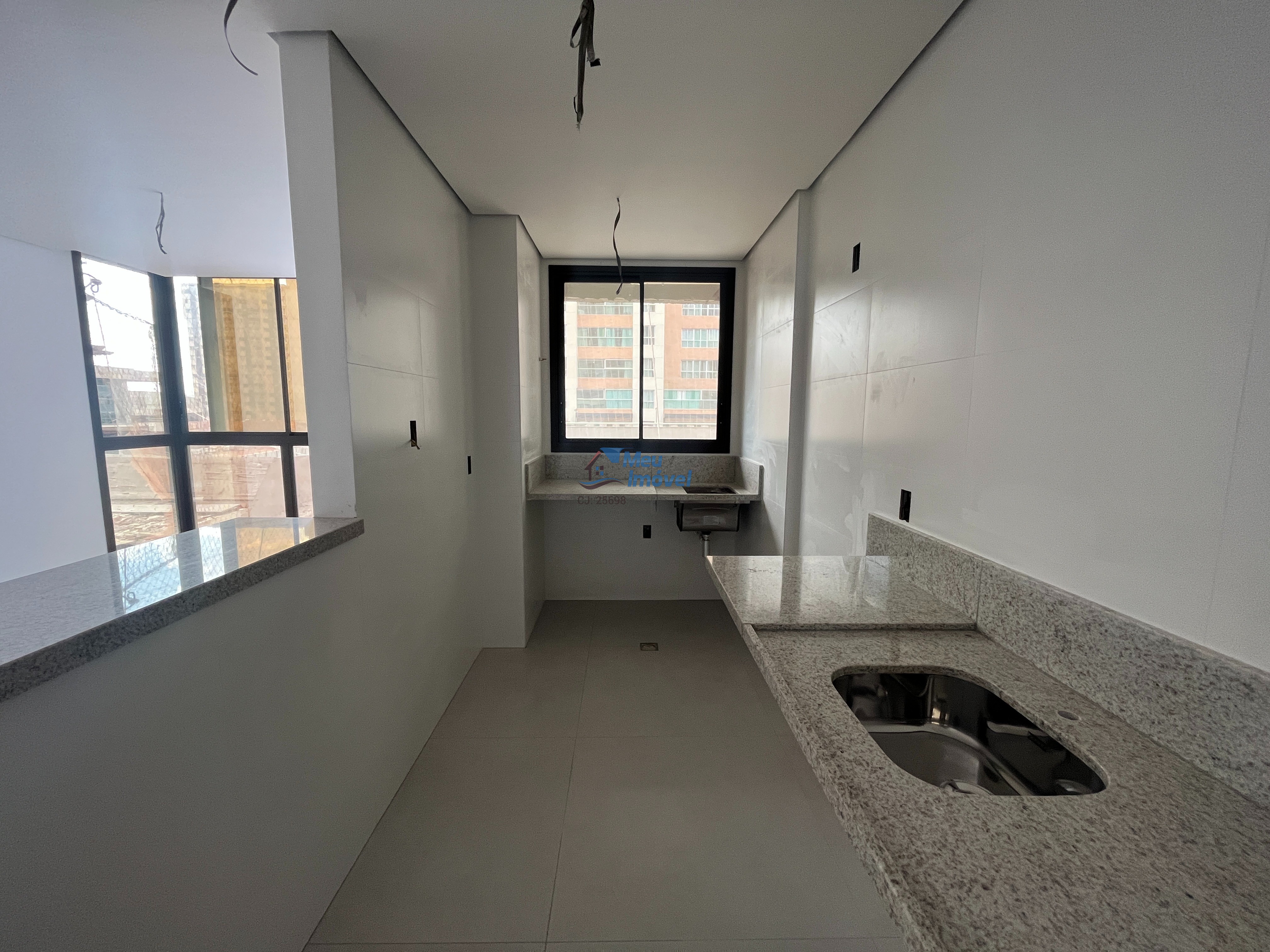 Apartamento à venda com 3 quartos, 94m² - Foto 4