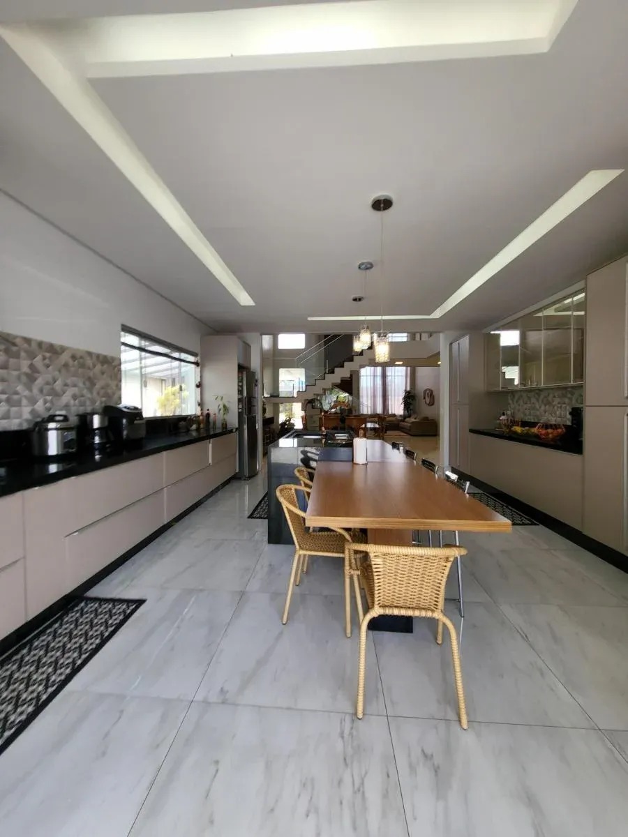 Casa à venda com 4 quartos, 530m² - Foto 8