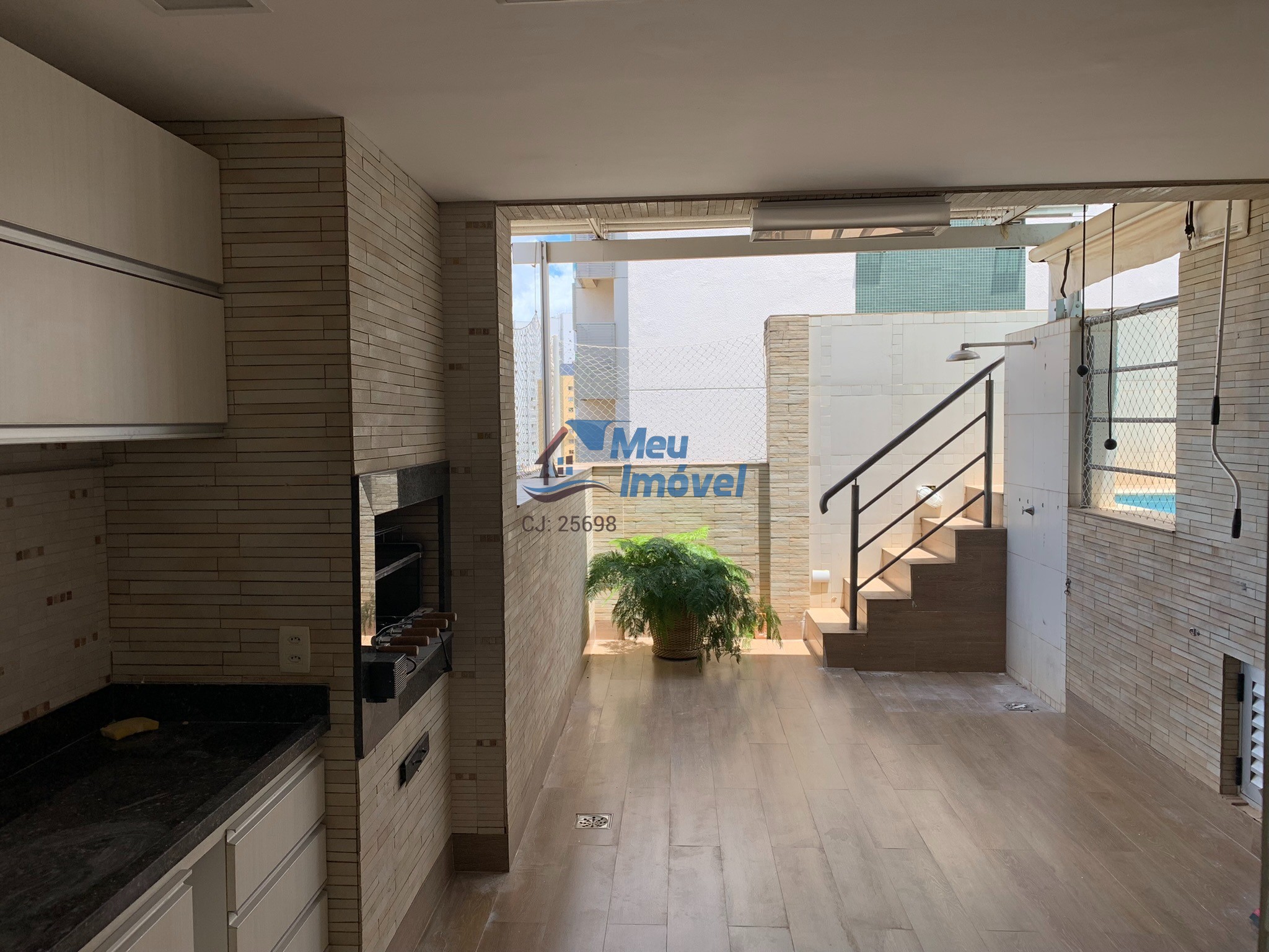 Apartamento à venda com 4 quartos, 225m² - Foto 1