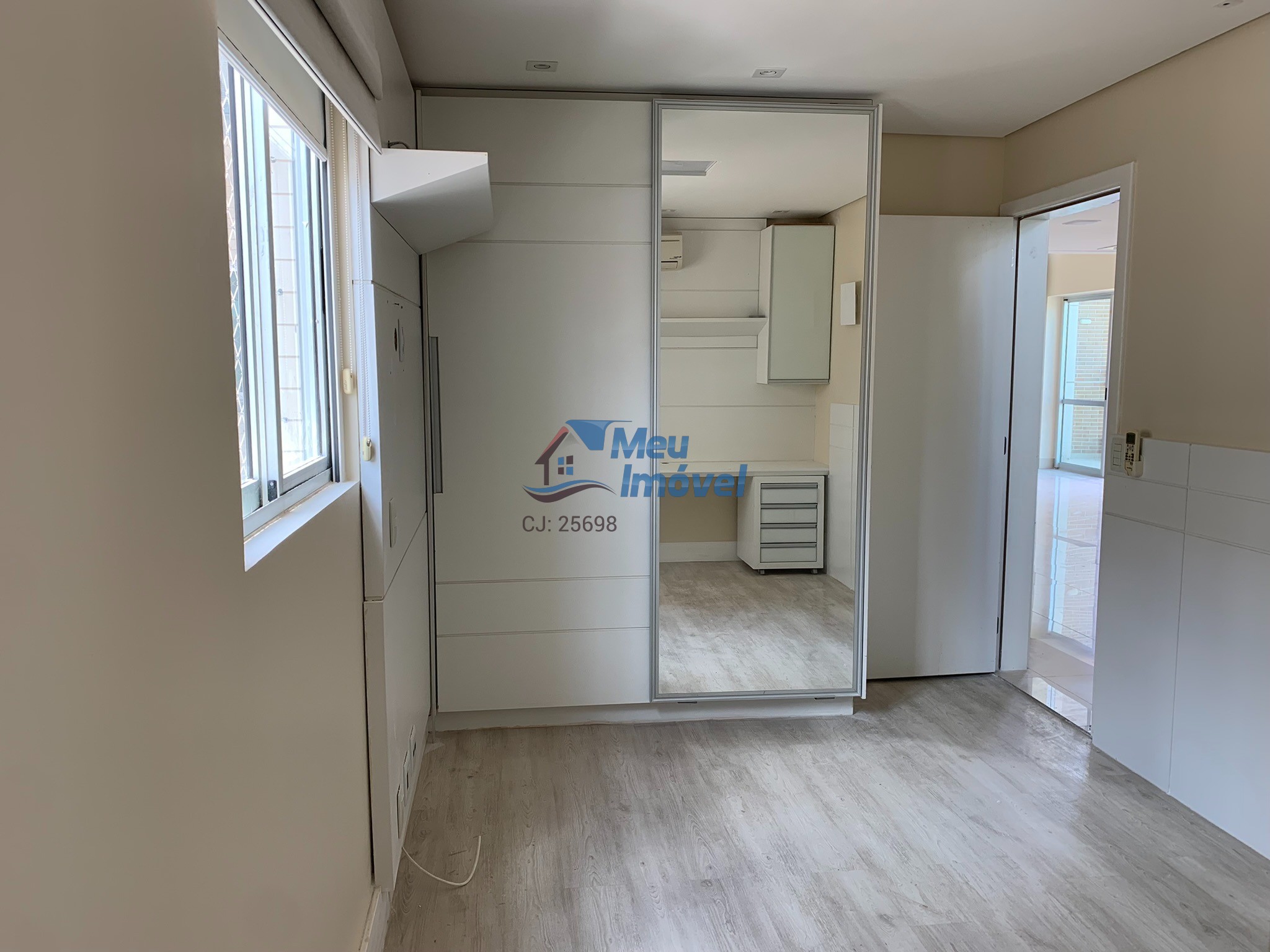 Apartamento à venda com 4 quartos, 225m² - Foto 17