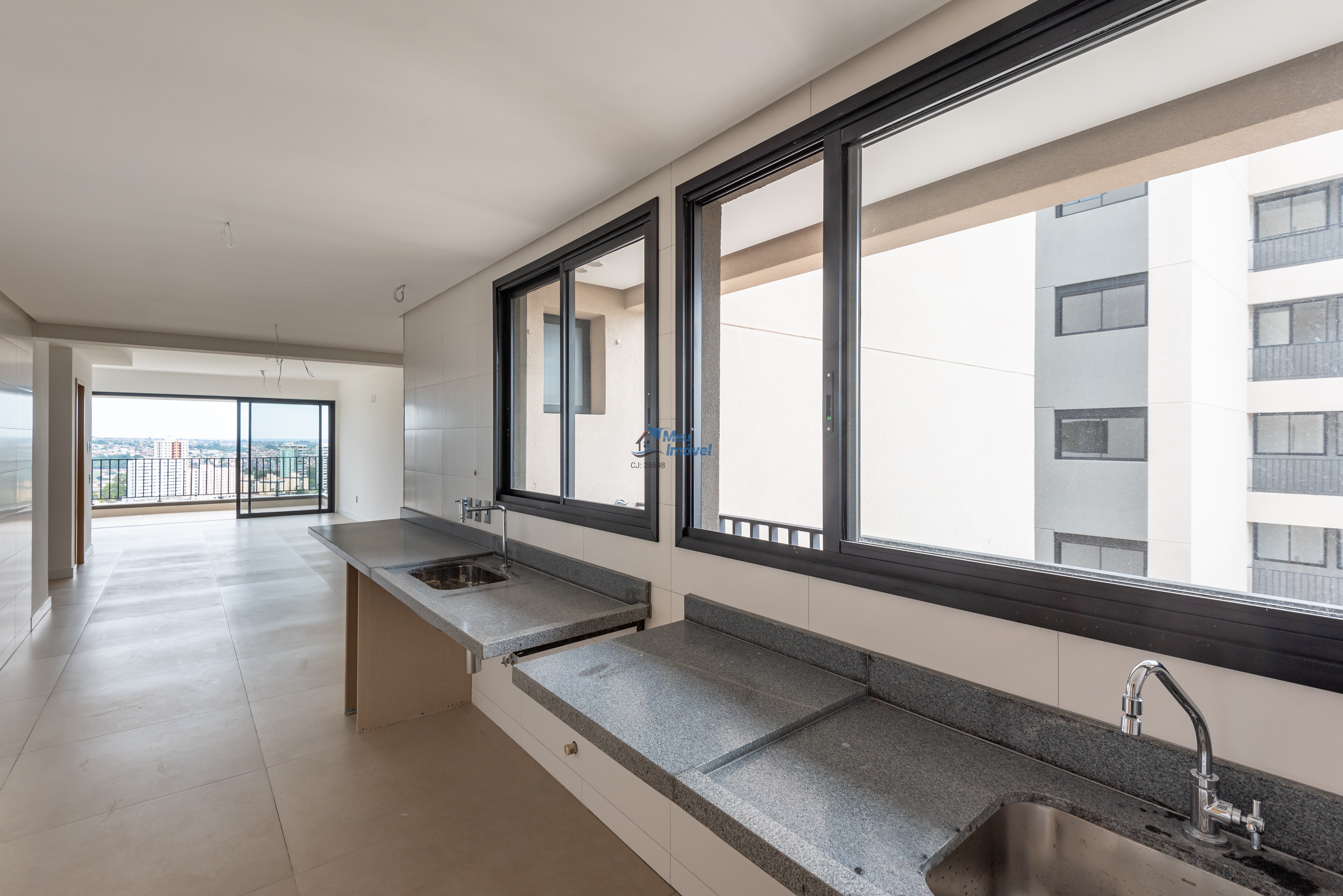 Apartamento à venda com 4 quartos, 174m² - Foto 4