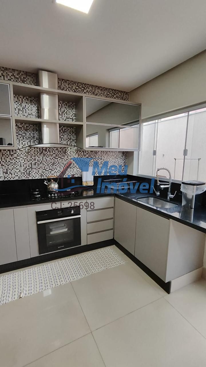 Apartamento à venda com 3 quartos, 250m² - Foto 1