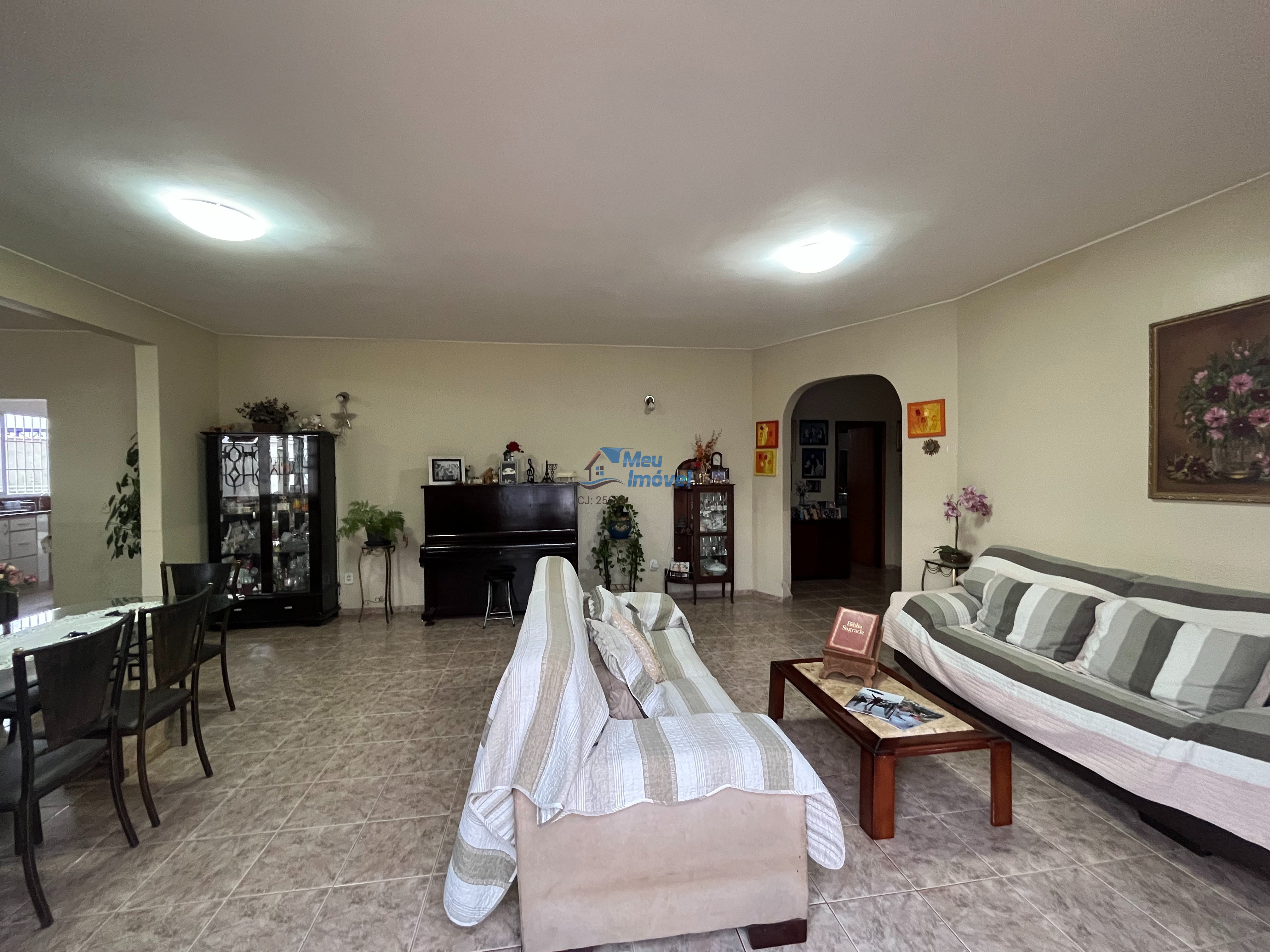 Casa à venda com 4 quartos, 300m² - Foto 3