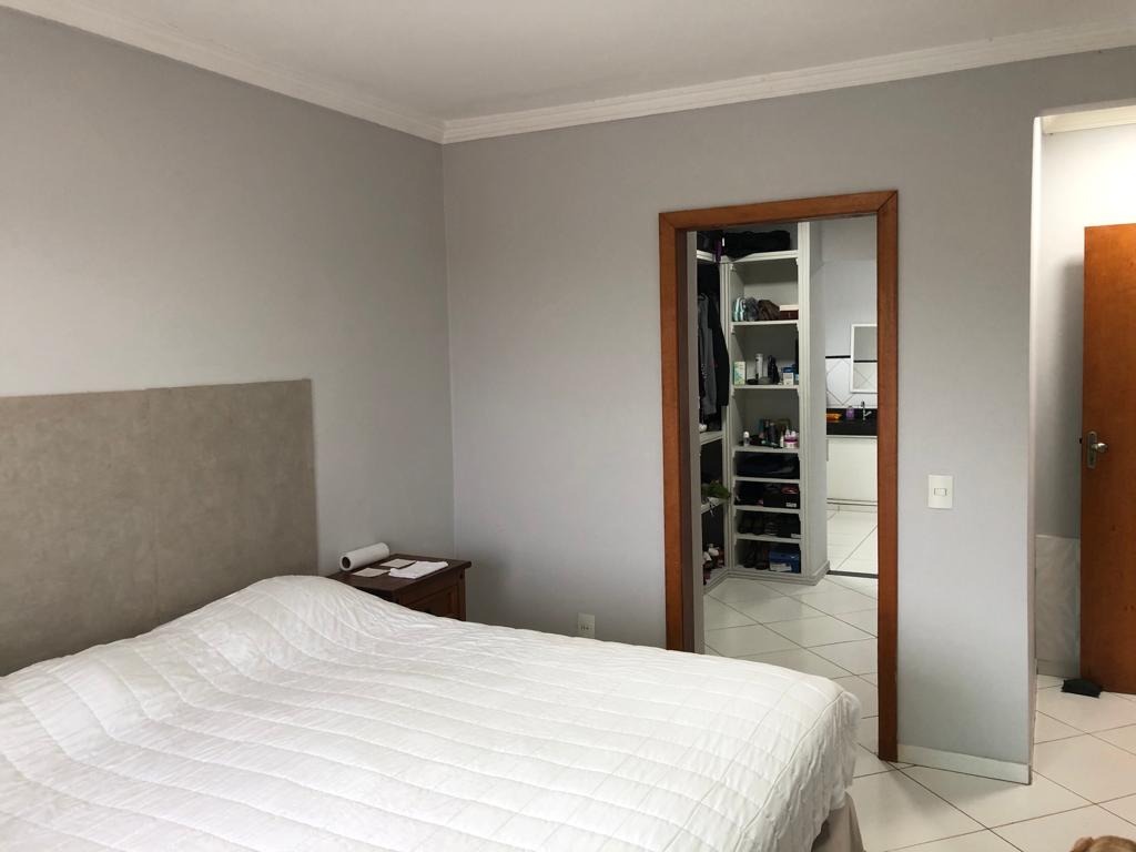 Casa à venda com 4 quartos, 400m² - Foto 16