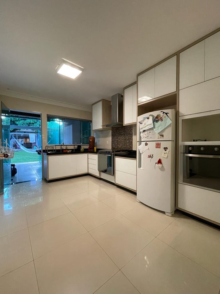 Casa à venda com 3 quartos, 400m² - Foto 5