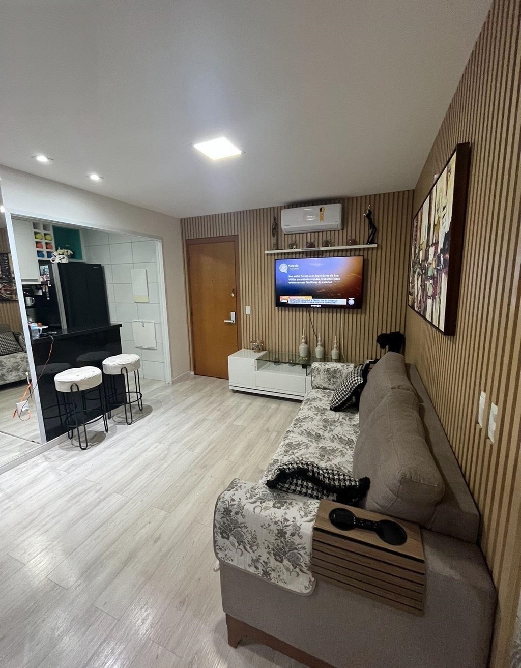 Apartamento à venda com 3 quartos, 81m² - Foto 1