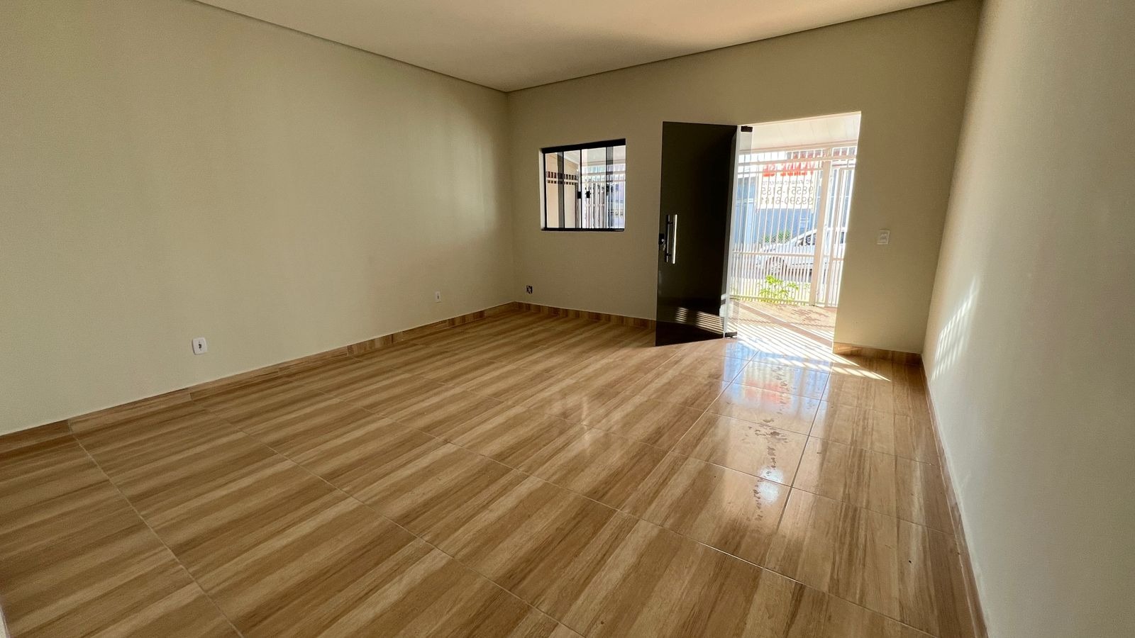 QD 205 Recanto das Emas Casa 3 Quartos 1 Suíte 2 Vagas 140m² Área de Serviço