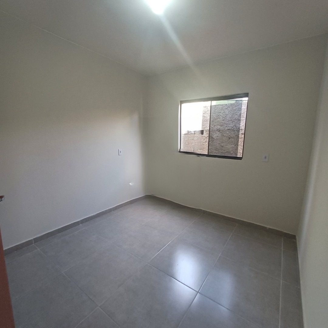 Casa à venda com 2 quartos, 65m² - Foto 2