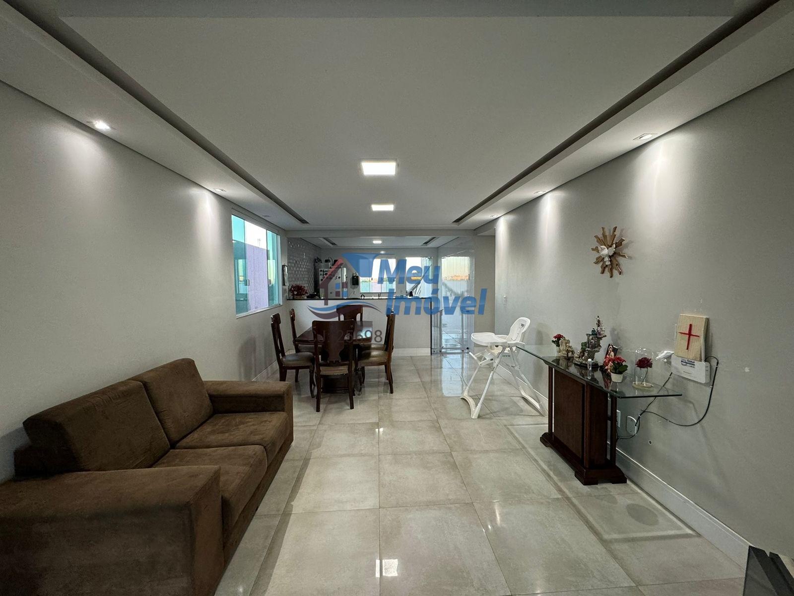 Casa à venda com 4 quartos, 250m² - Foto 3