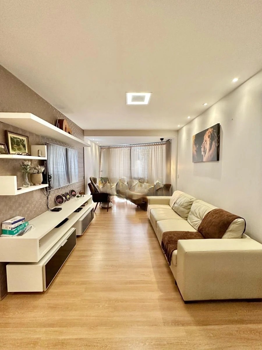 Apartamento à venda com 3 quartos, 96m² - Foto 2