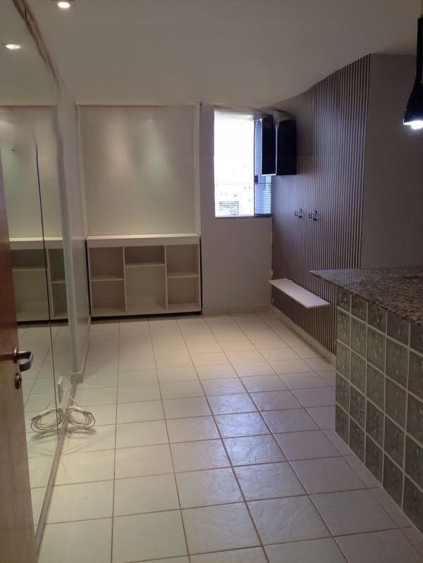 Apartamento à venda com 1 quarto, 38m² - Foto 11