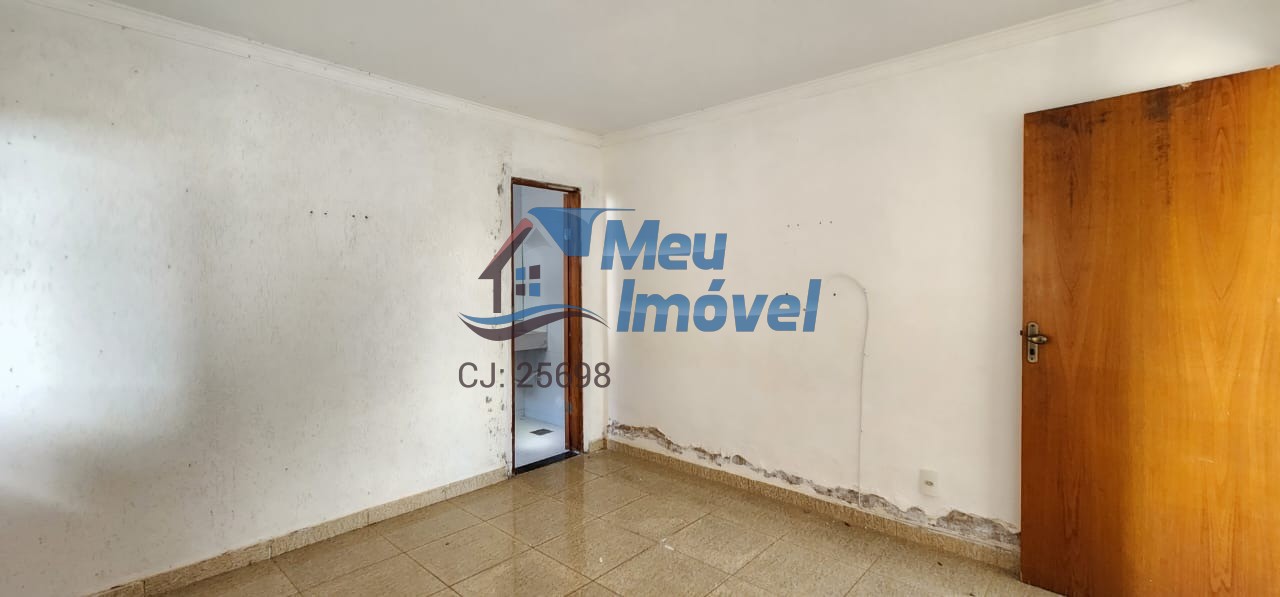 Casa à venda com 3 quartos, 90m² - Foto 13