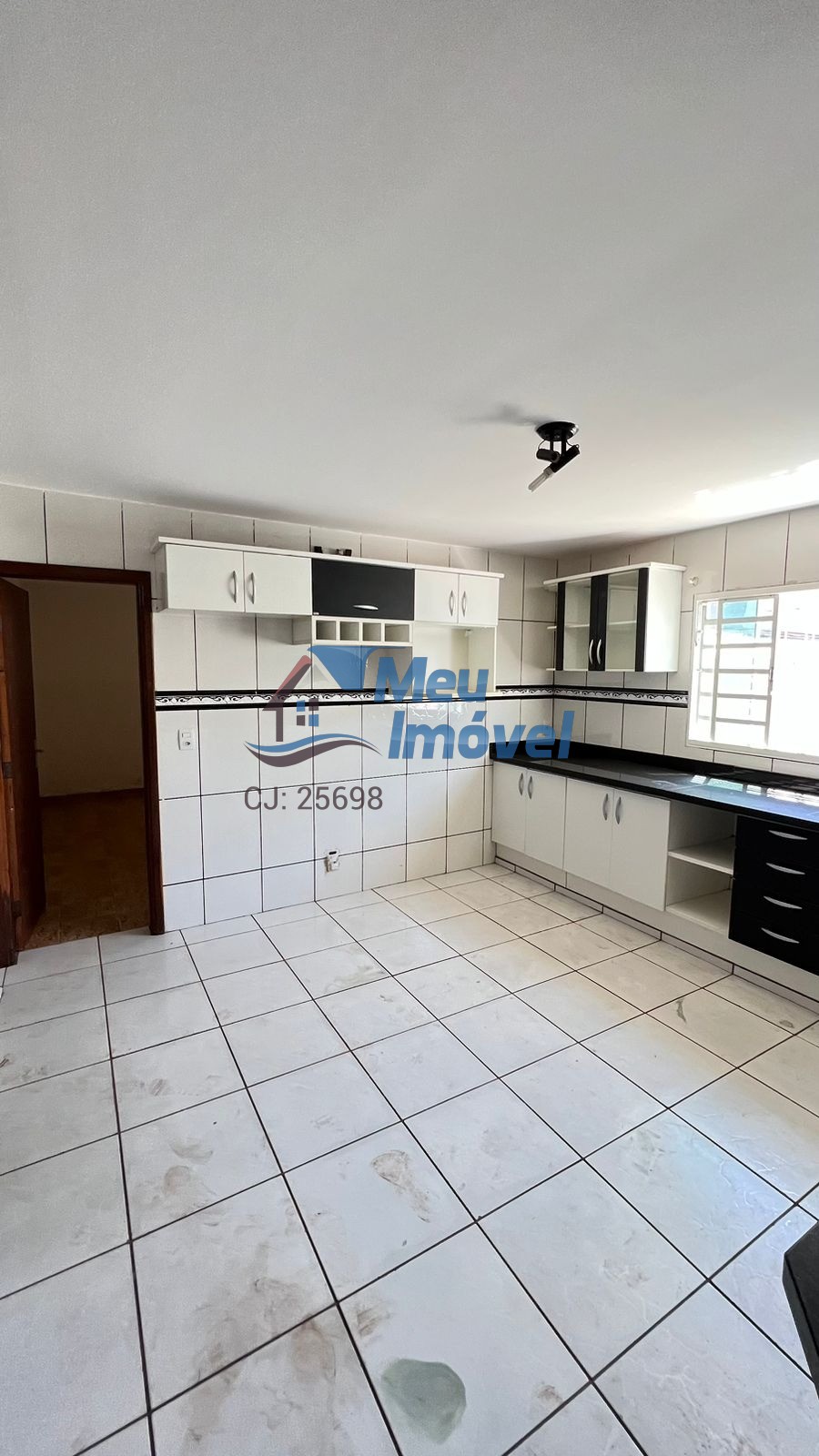 Casa à venda com 4 quartos, 180m² - Foto 3