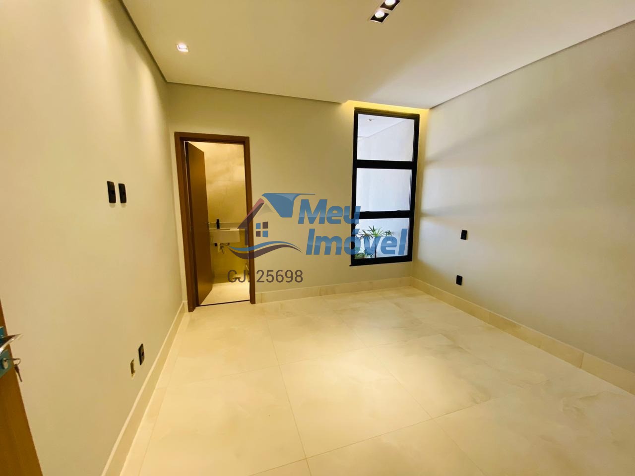 Casa à venda com 3 quartos, 370m² - Foto 4