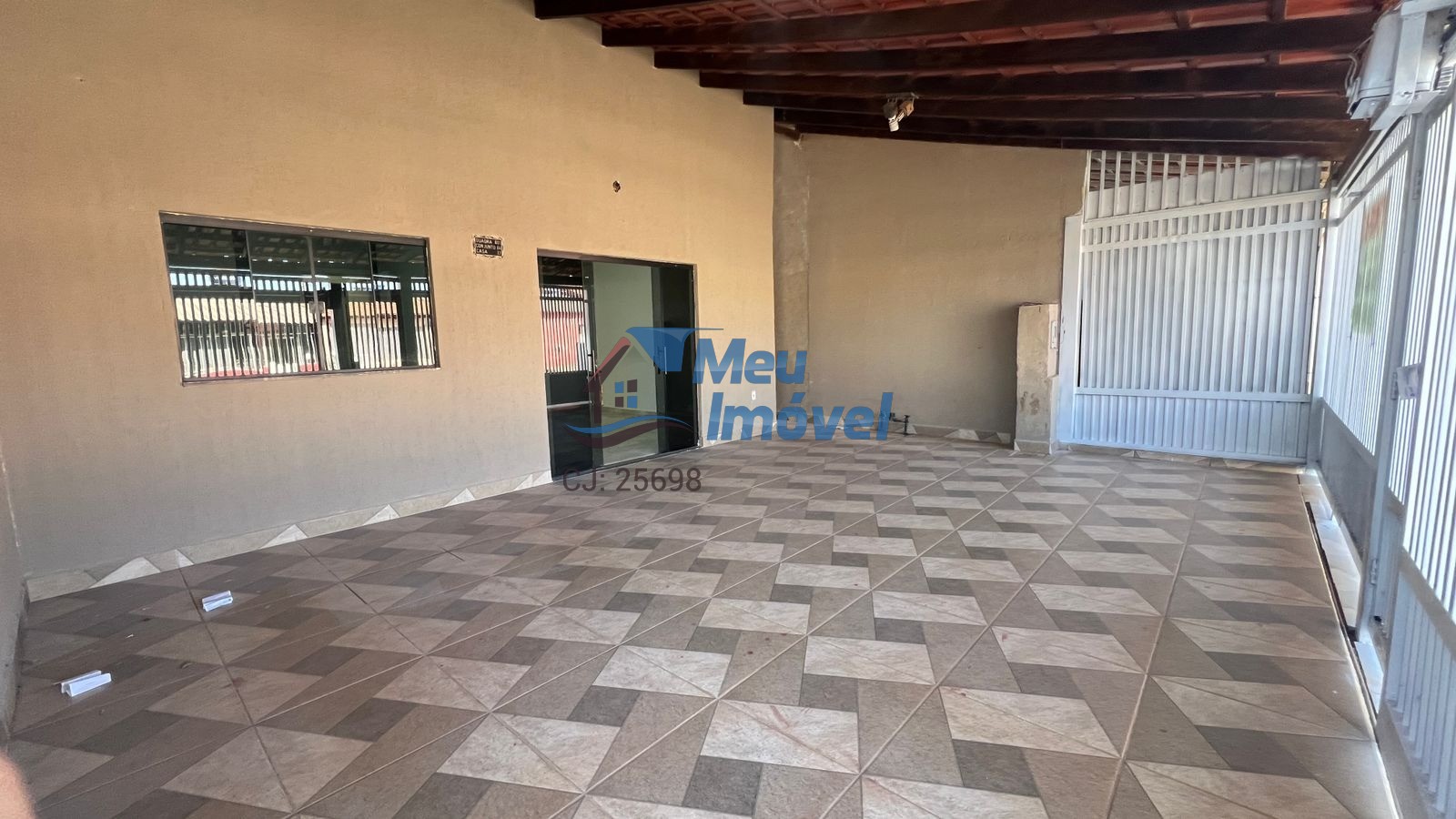 Casa à venda com 2 quartos, 112m² - Foto 2