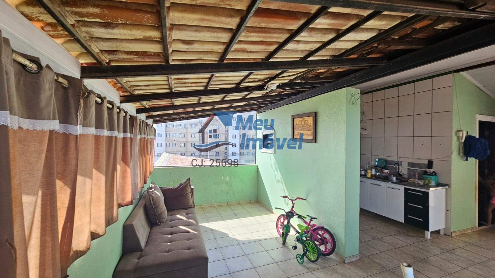 Casa à venda com 4 quartos, 280m² - Foto 2