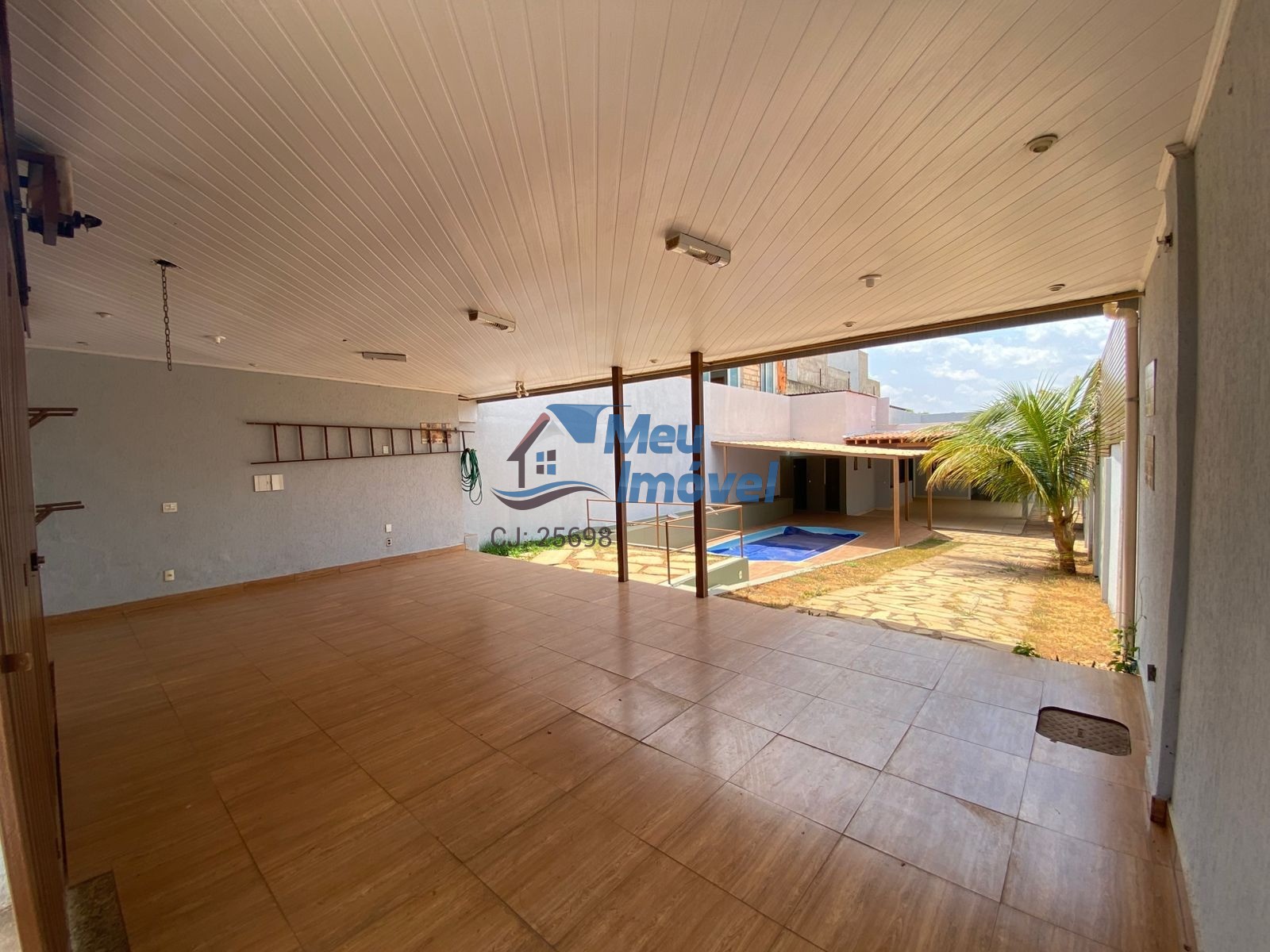 Casa à venda com 4 quartos, 300m² - Foto 15