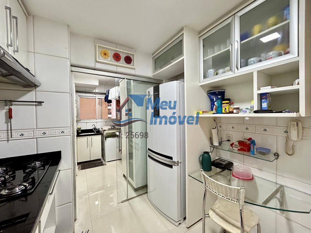 Apartamento à venda com 3 quartos, 105m² - Foto 2