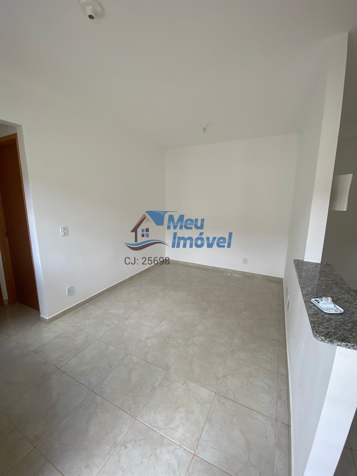 Apartamento à venda com 2 quartos, 42m² - Foto 3