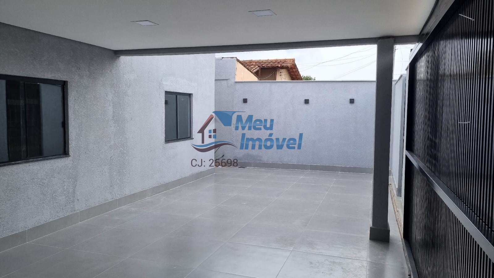 Casa à venda com 3 quartos, 150m² - Foto 1