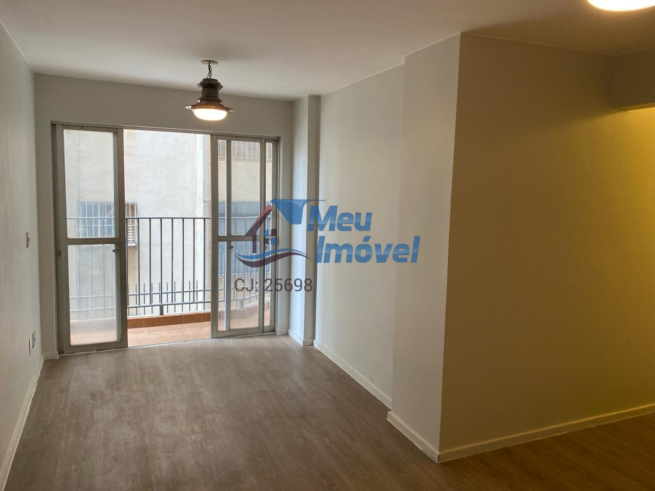 Casa à venda com 3 quartos, 62m² - Foto 1