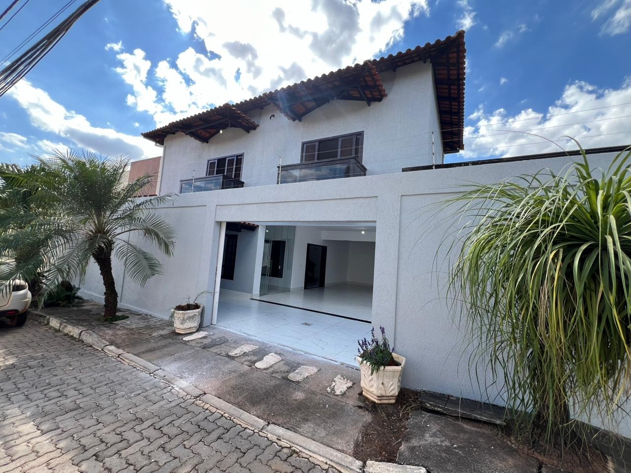 Casa à venda com 4 quartos, 500m² - Foto 2