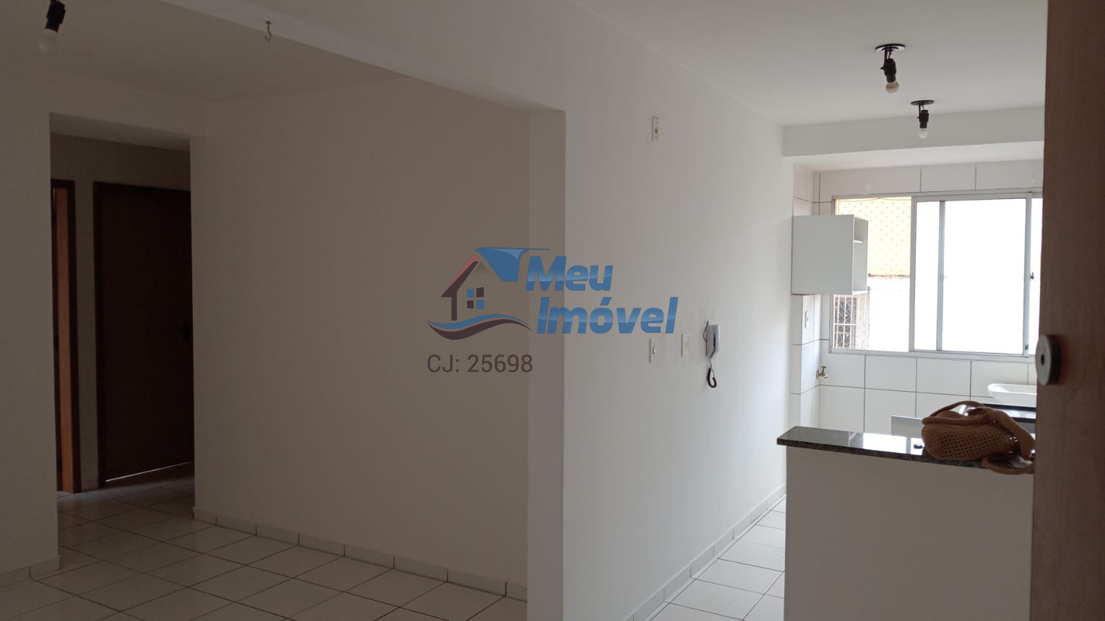 Apartamento à venda com 3 quartos, 69m² - Foto 2