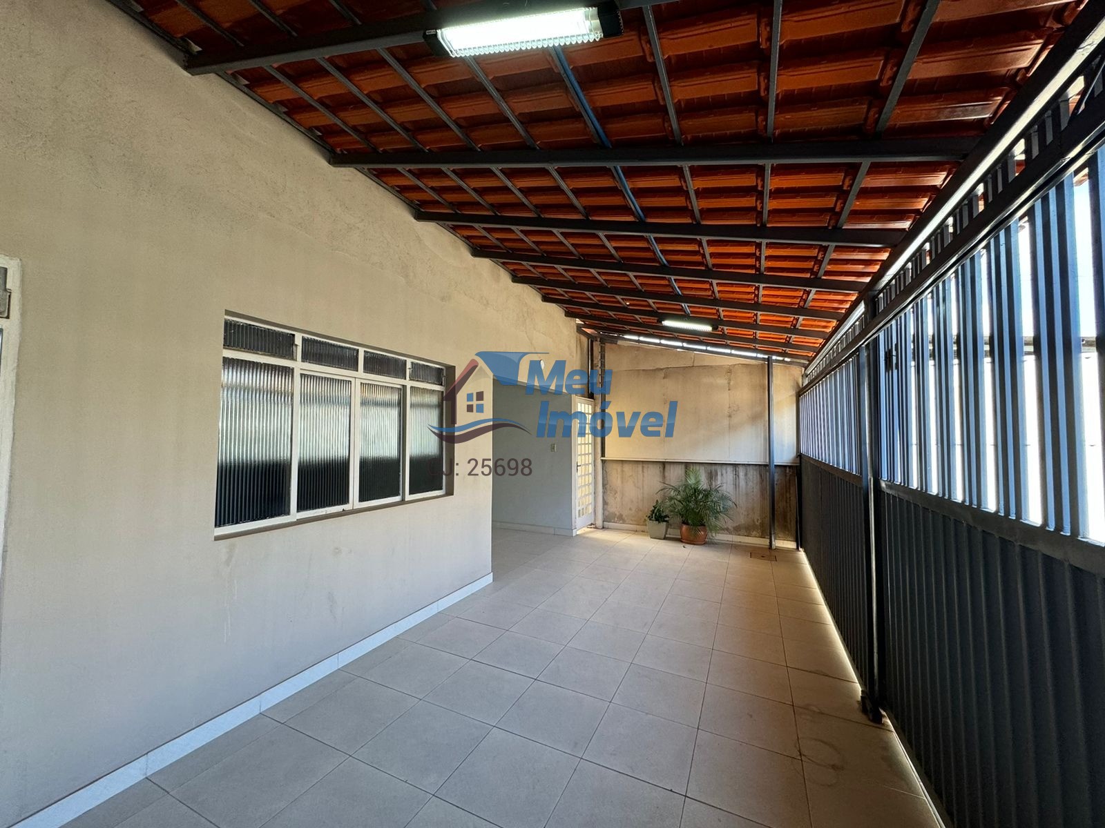 Casa à venda com 3 quartos, 137m² - Foto 2