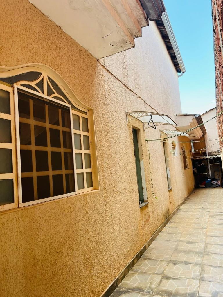 Casa à venda com 5 quartos, 180m² - Foto 27