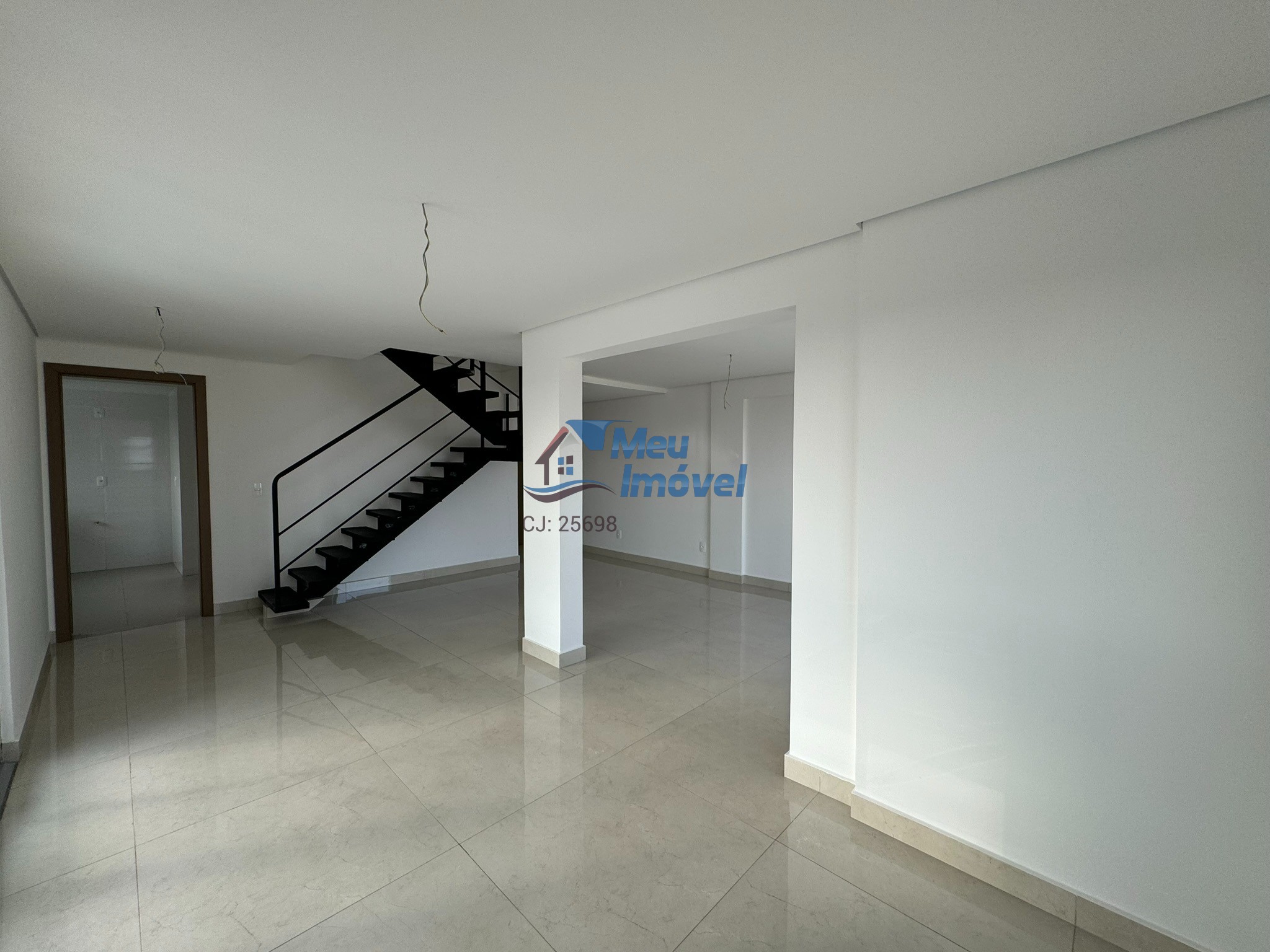 Apartamento à venda com 3 quartos, 185m² - Foto 5