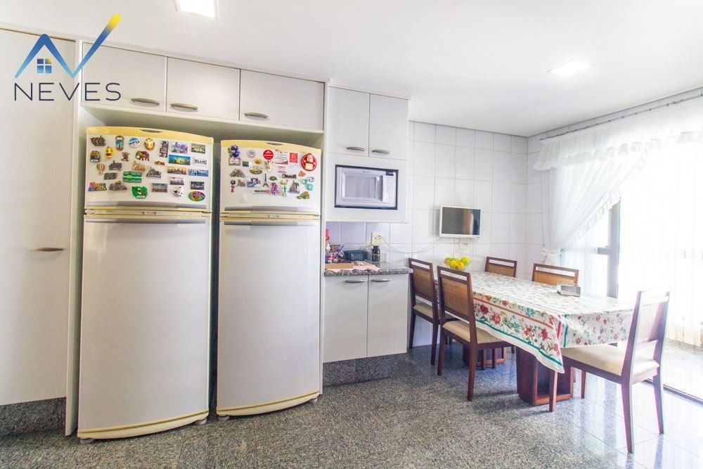 Apartamento à venda com 4 quartos, 210m² - Foto 8